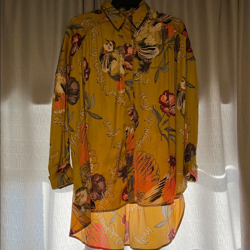 Free People Champs De Fleurs button down tunic 
Sz XS runs big